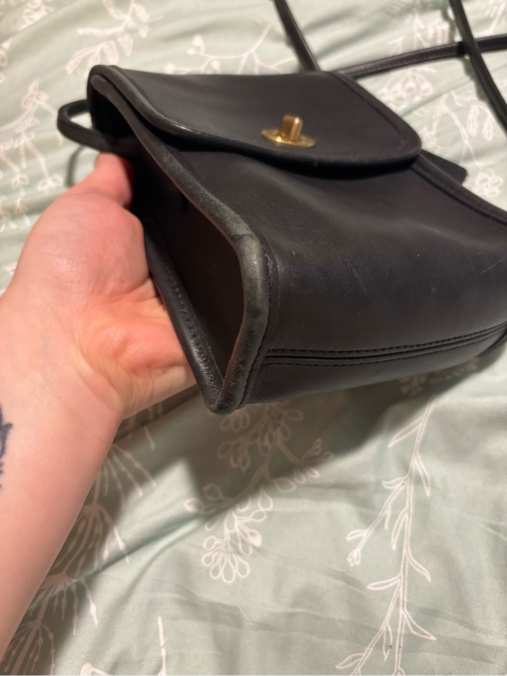 VINTAGE COACH Black Leather Scooter Crossbody Bag - Picture 3 of 9